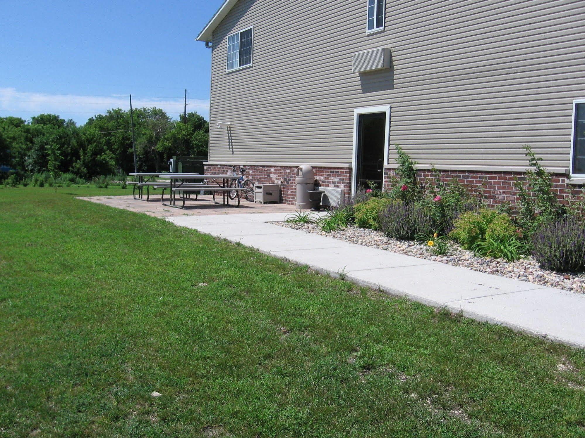Pocahontas Inn & Suites Exterior photo